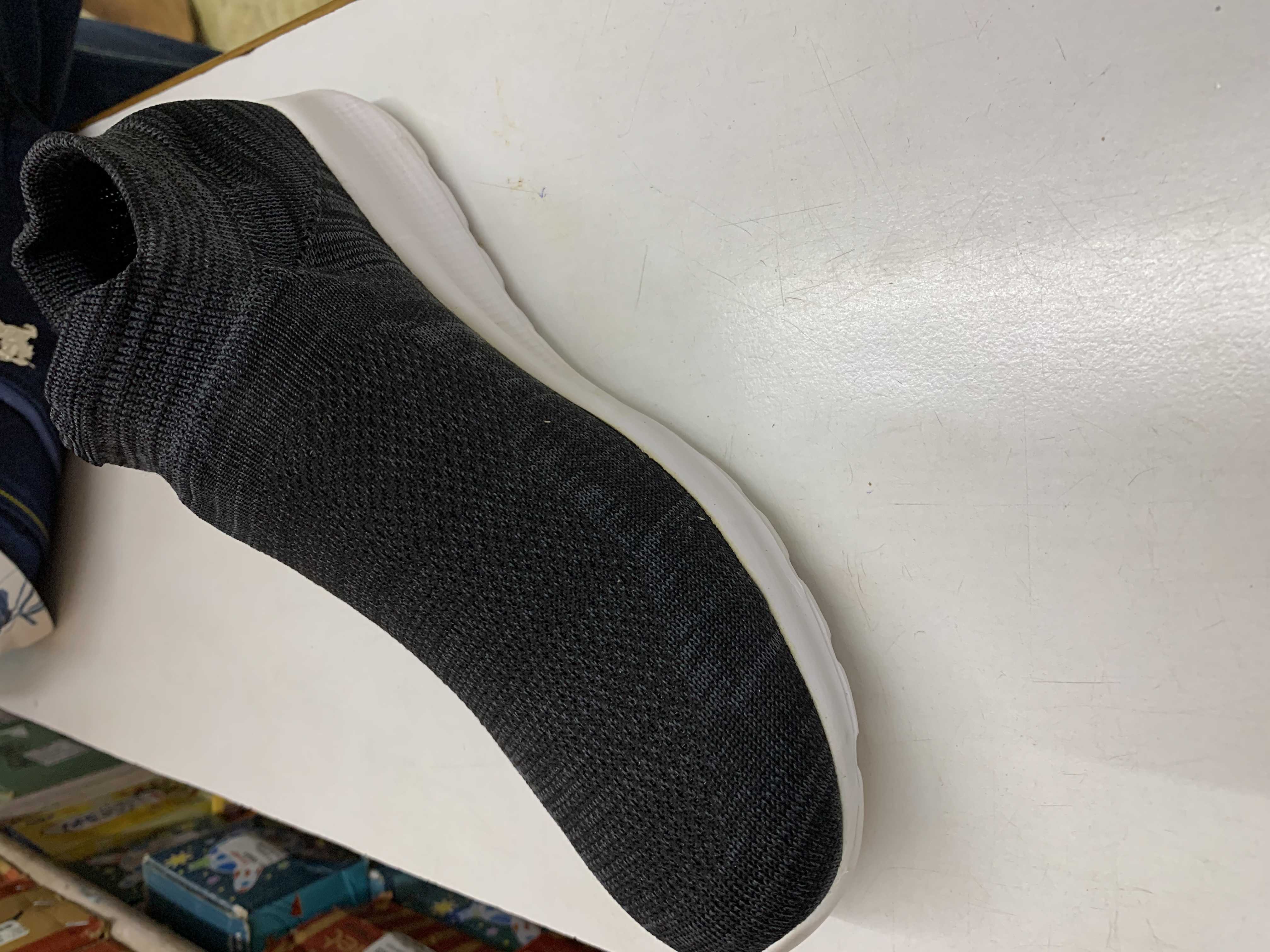 Socks shoe